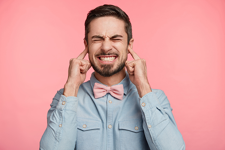好かれてる？嫌われてる？好き避けする男性の心理と行動
