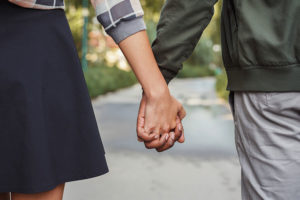 出会いの場のおすすめはどこ？年代別に出会いが見つかる人気スポットをご紹介